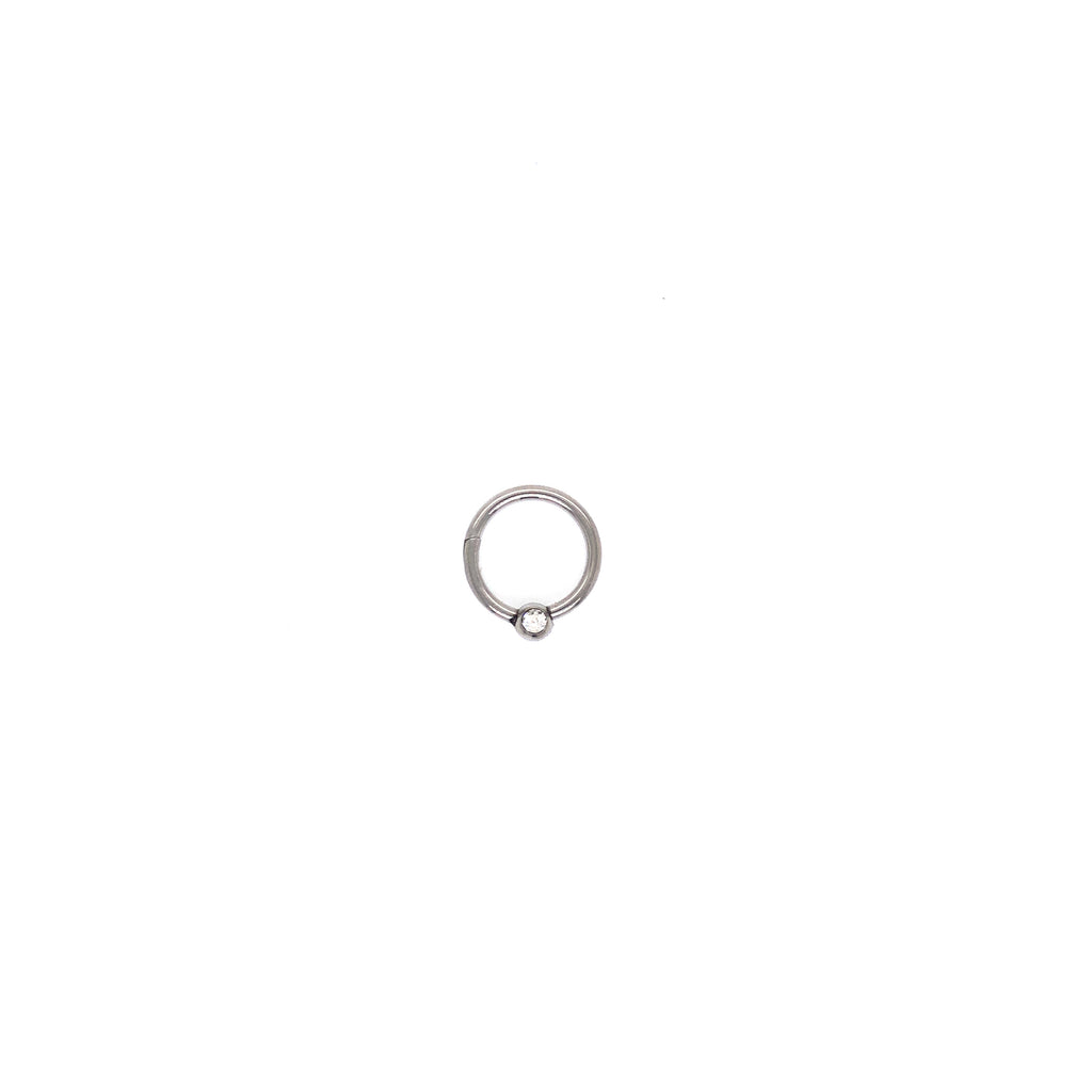 Piercing Arracada Chapa de Oro Daith Plateada Con 1 Zirconia